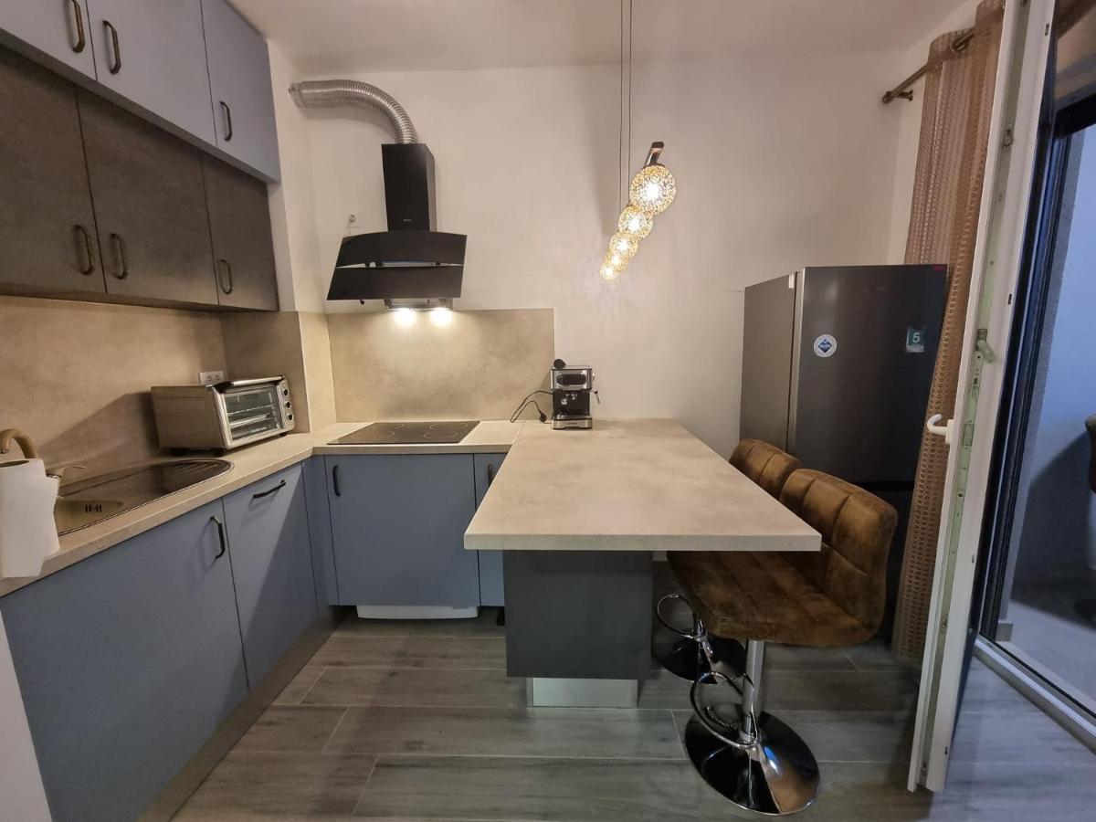 Booking Beautifull Studio Apartment Bell With Balcony And Sea View In Zadar Exterior photo